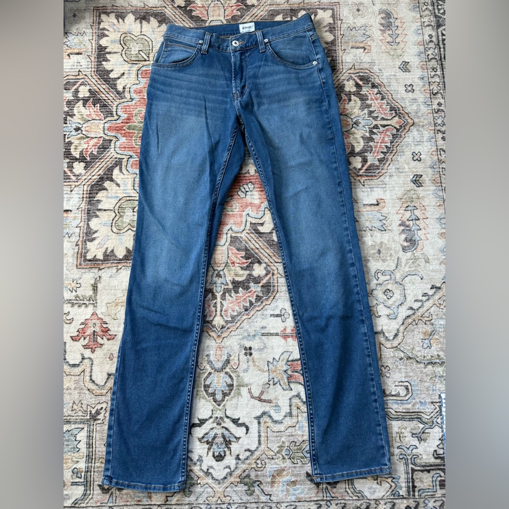 Hudson Blake Slim Straight Jeans in Como Blue RN#107906 - Size 31